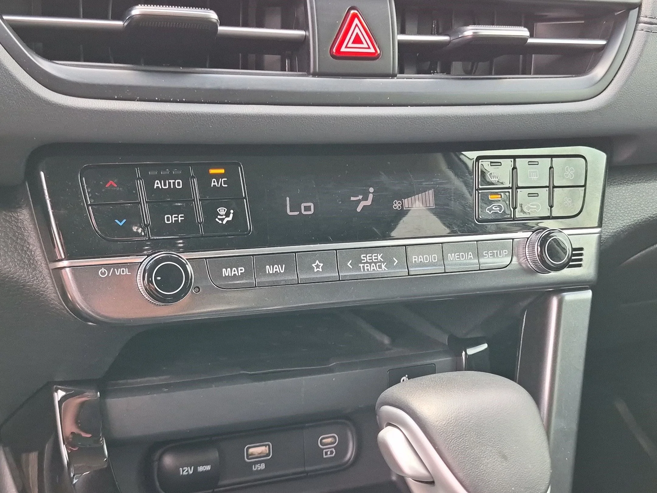 Used 2024 Clear White/Black Roof Kia SX image 21