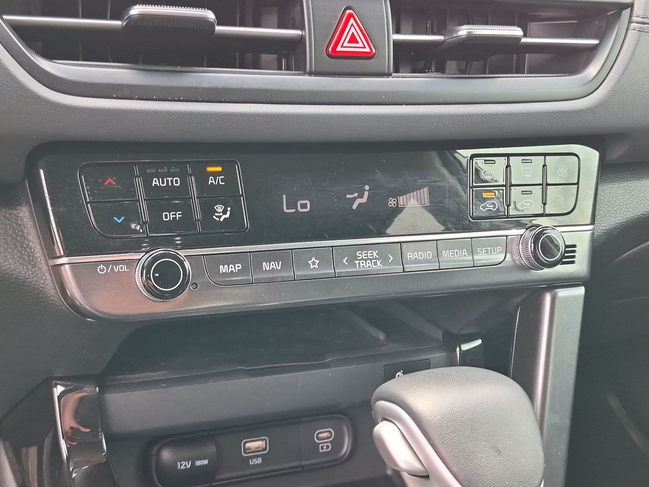 Used 2024 Clear White/Black Roof Kia SX image 21