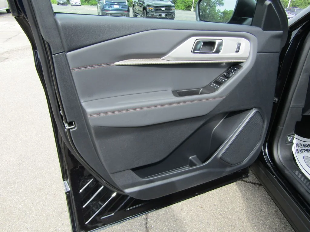 New 2026 Agate Black Metallic Ford Active image 30