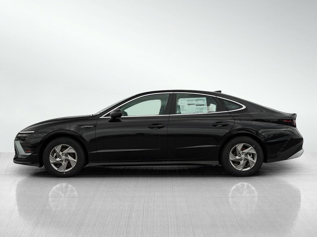New 2026 Carbon Blue Hyundai SE FWD image 27