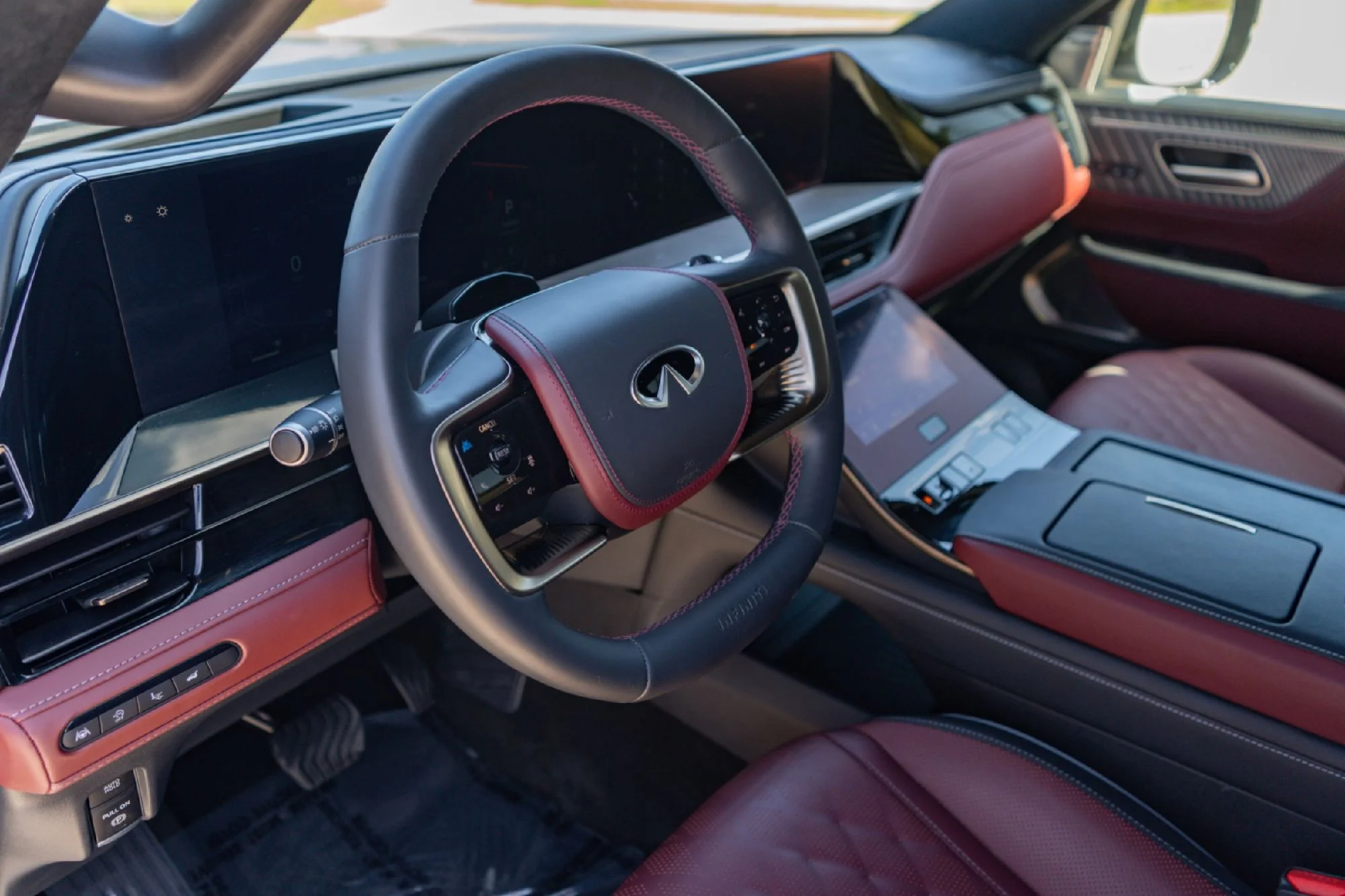 Certified Used 2025 Black INFINITI AUTOGRAPH image 8