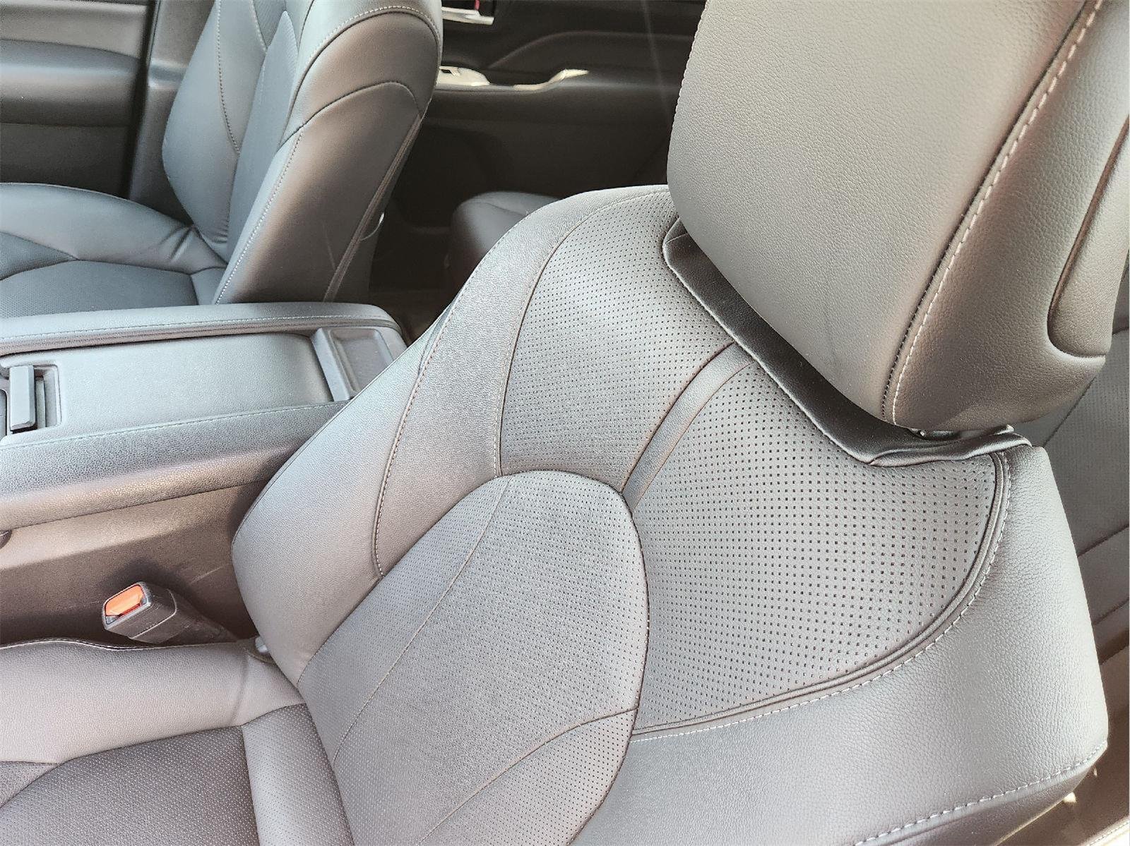 2024 Toyota Grand Highlander photo 23 of 32