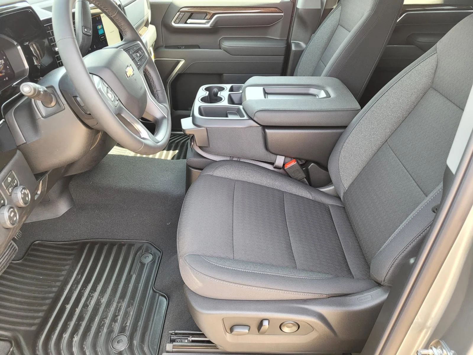 2026 Chevrolet Silverado 1500 LT - Photo 14