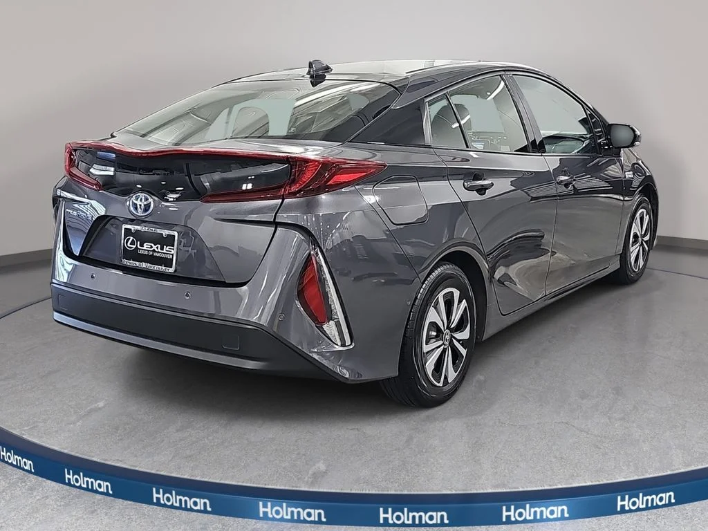Used 2018 Gray Toyota Advanced image 6