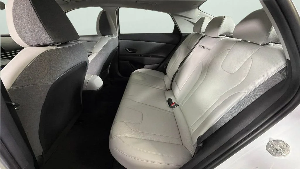 Used 2022 White Hyundai Limited image 28