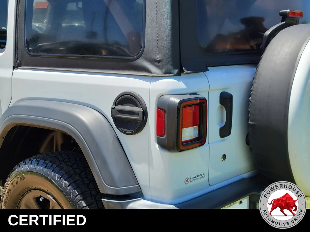 Used 2018 White Jeep Unlimited Sport image 13