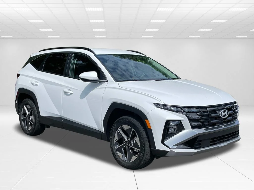 New 2025 White Hyundai SEL image 1