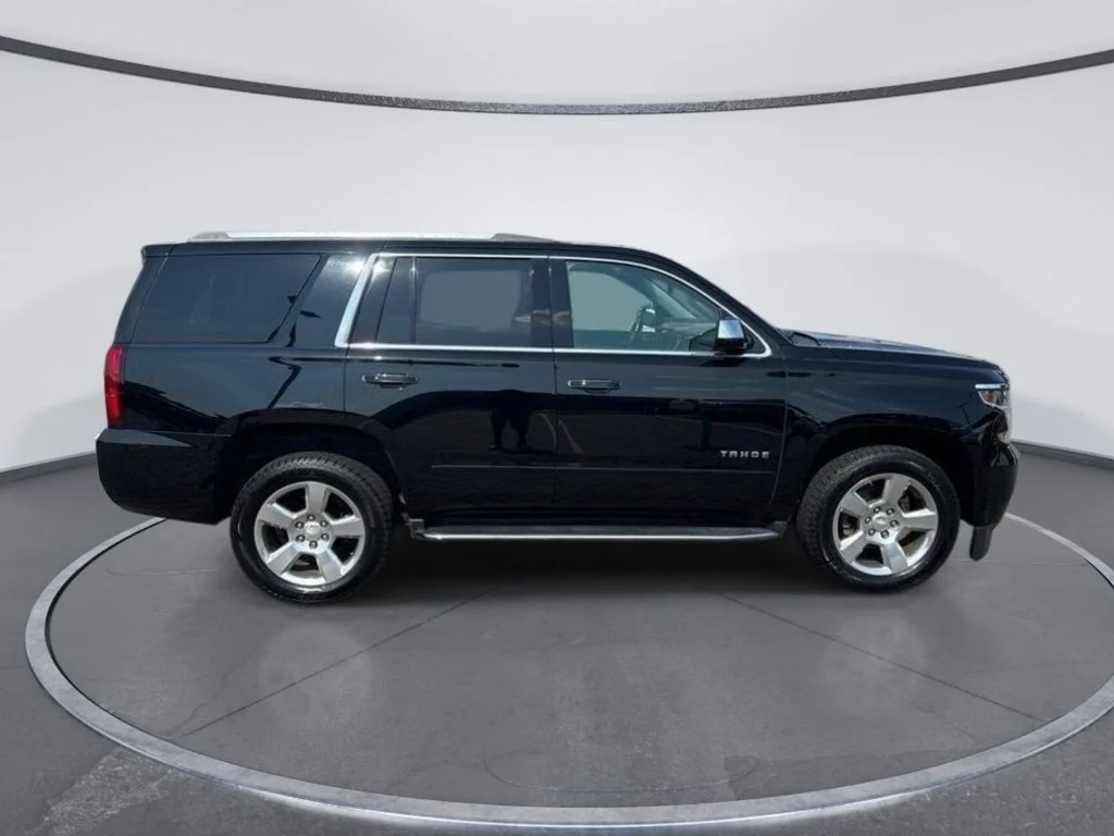 Used 2019 Black Chevrolet Premier image 8