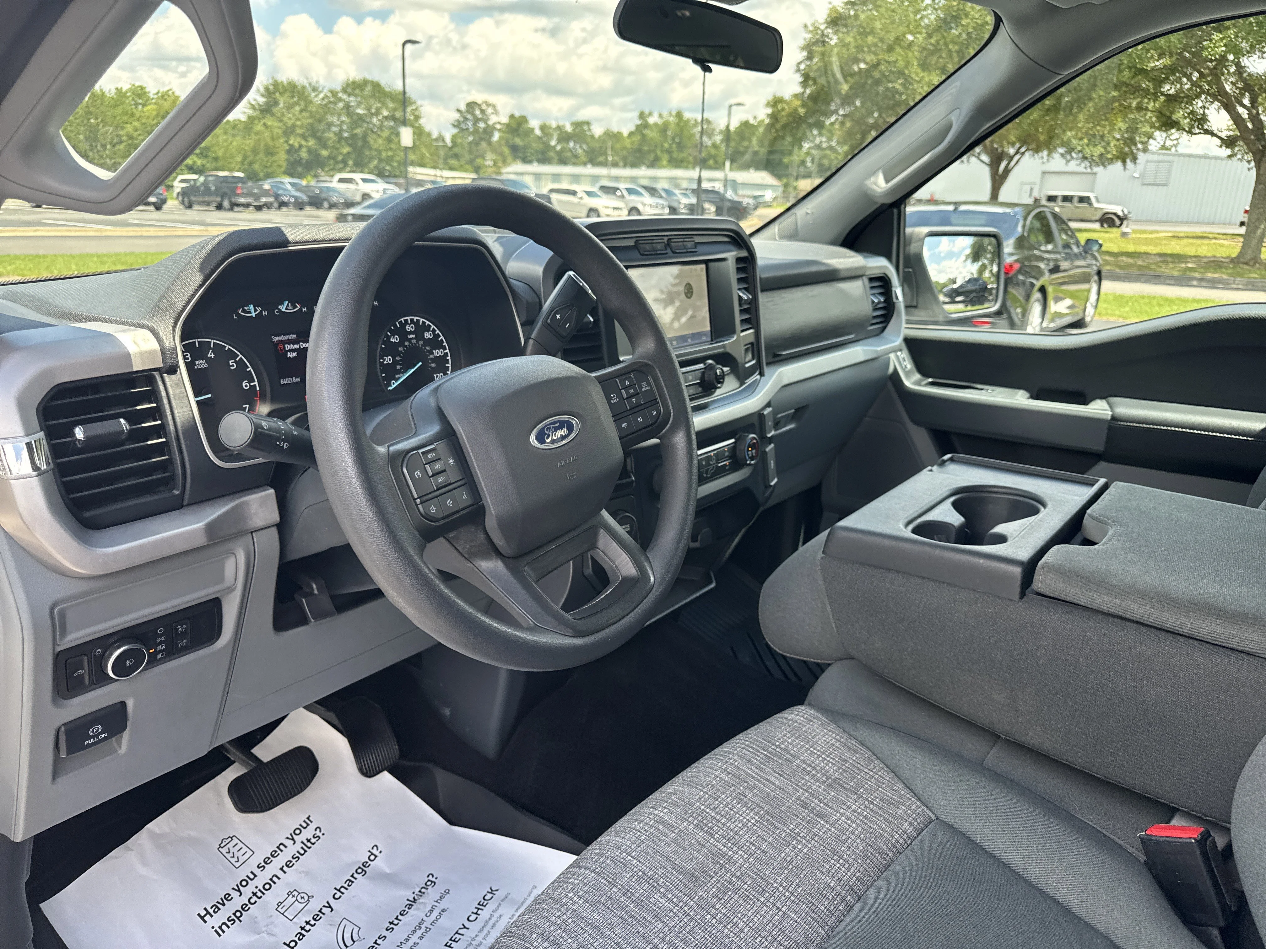 Used 2023 Oxford White Ford XLT image 15