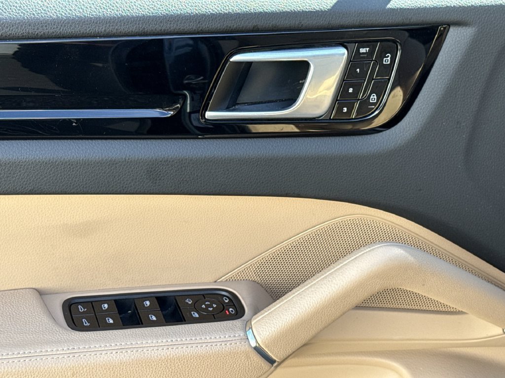 Used 2020 Blue Porsche Base image 5