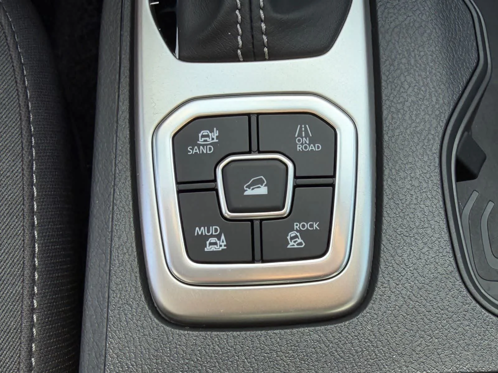 New 2026 Bluestone Pearl Nissan Crew Cab SV image 28