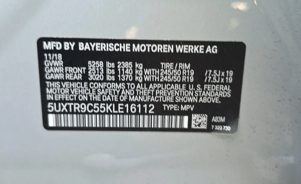 Used 2019 Silver BMW xDrive30i image 2