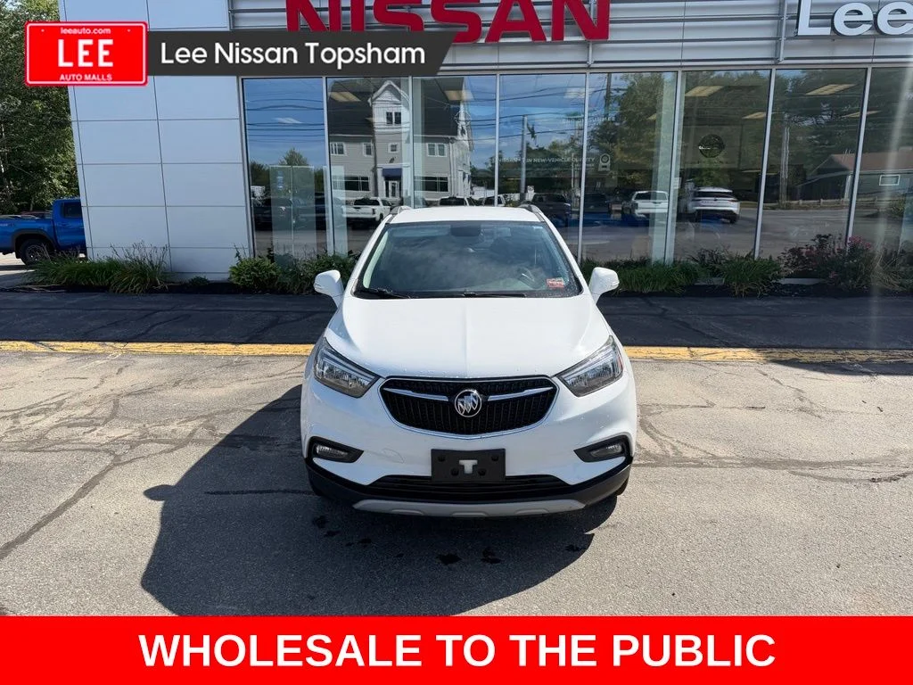 Used 2020 Summit White Buick Essence image 1