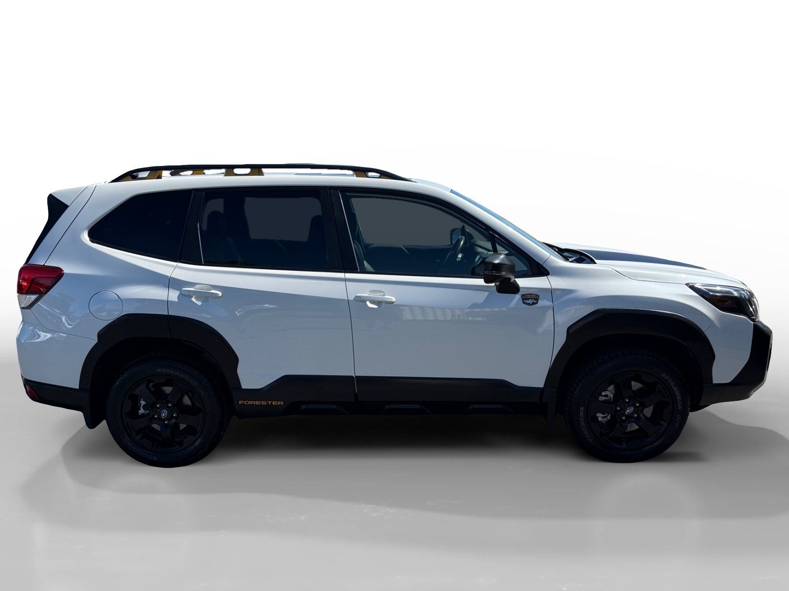 Used 2022 Crystal White Pearl Subaru Wilderness image 6