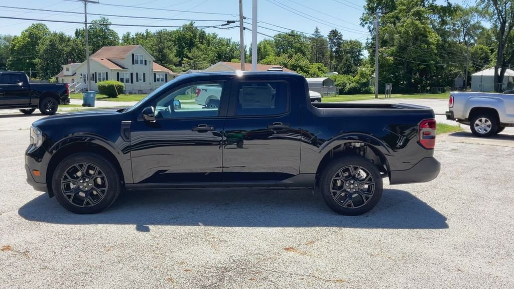 New 2026 Black Ford XLT image 2