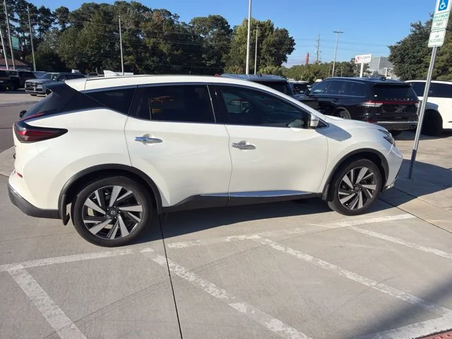 Used 2022 White Nissan SL image 5