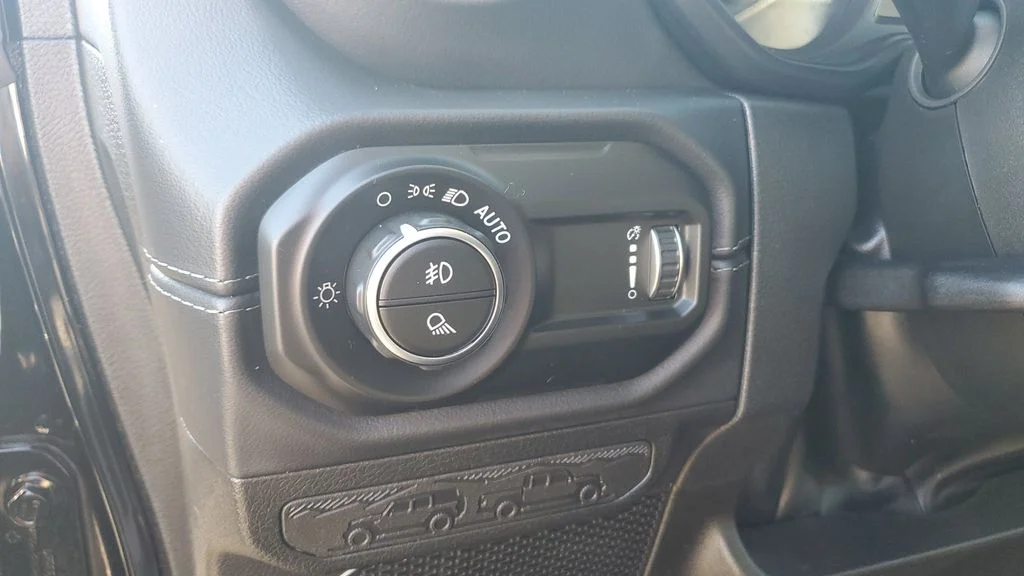 Used 2025 Black Jeep High Tide image 23
