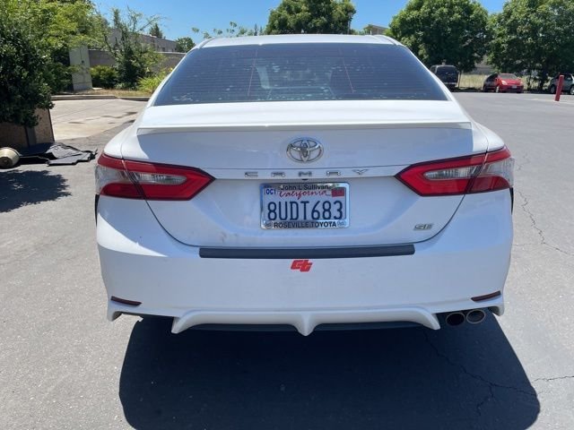 Used 2018 White Toyota SE image 4