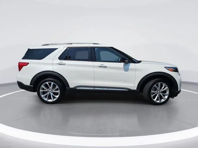 Used 2023 White Ford Platinum image 2