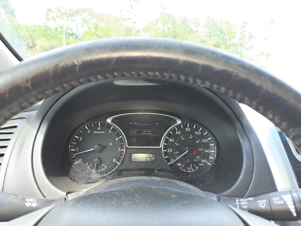 Used 2013 Black Nissan 2.5 SV image 8