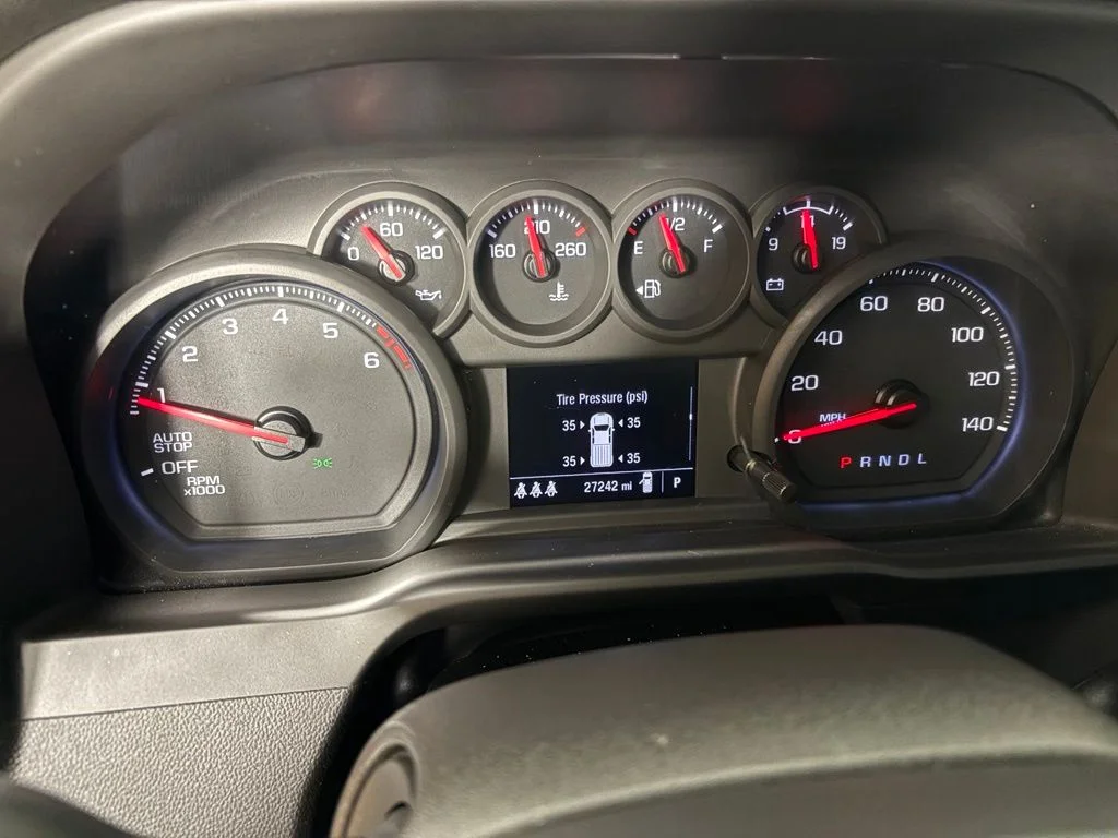 Used 2024 White Chevrolet Custom image 25