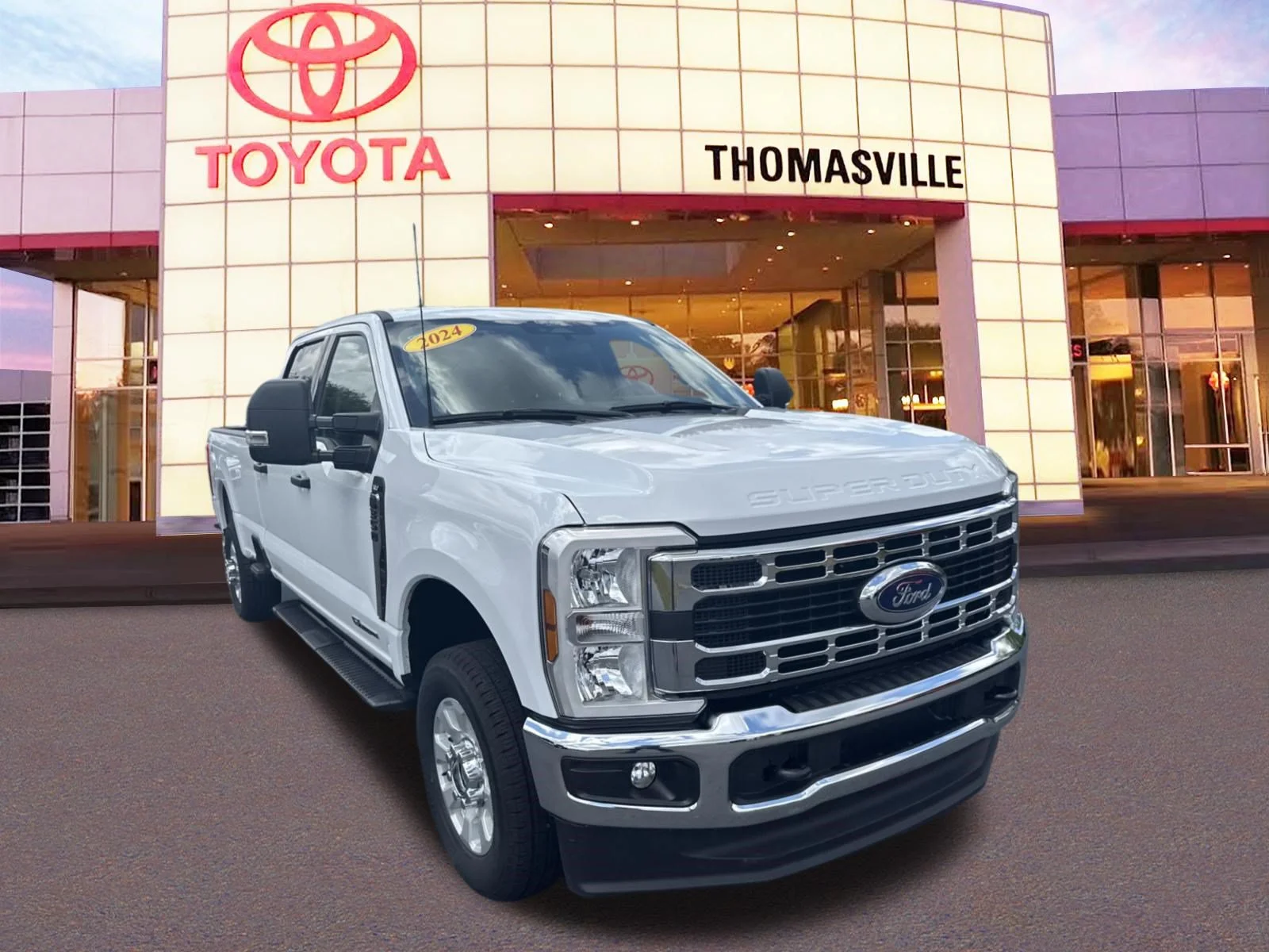 Used 2024 Oxford White Ford XLT image 3