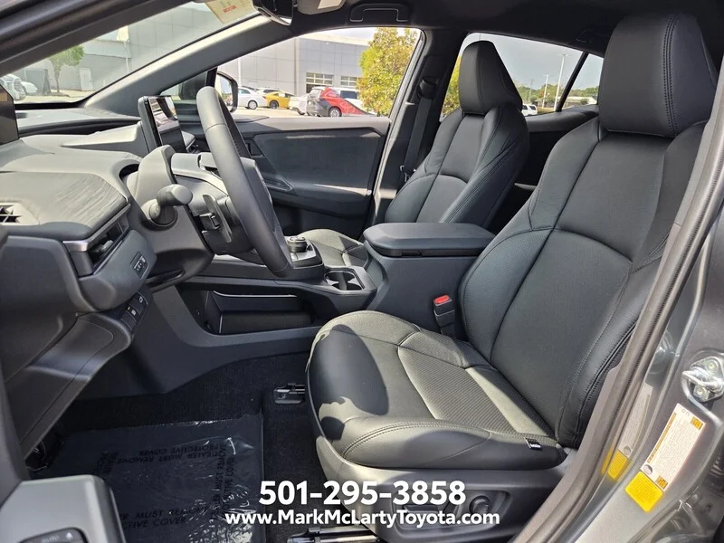 Used 2026 Overcast TOYOTA SE AWD image 9