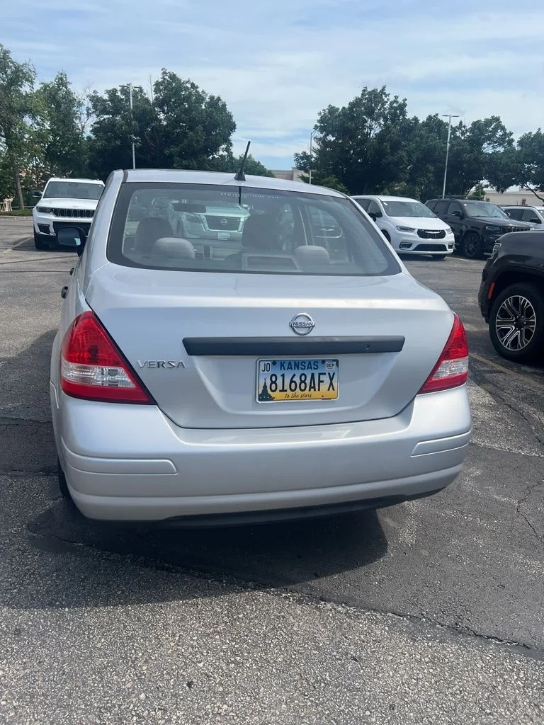 Used 2009 Silver Nissan 1.6 image 3
