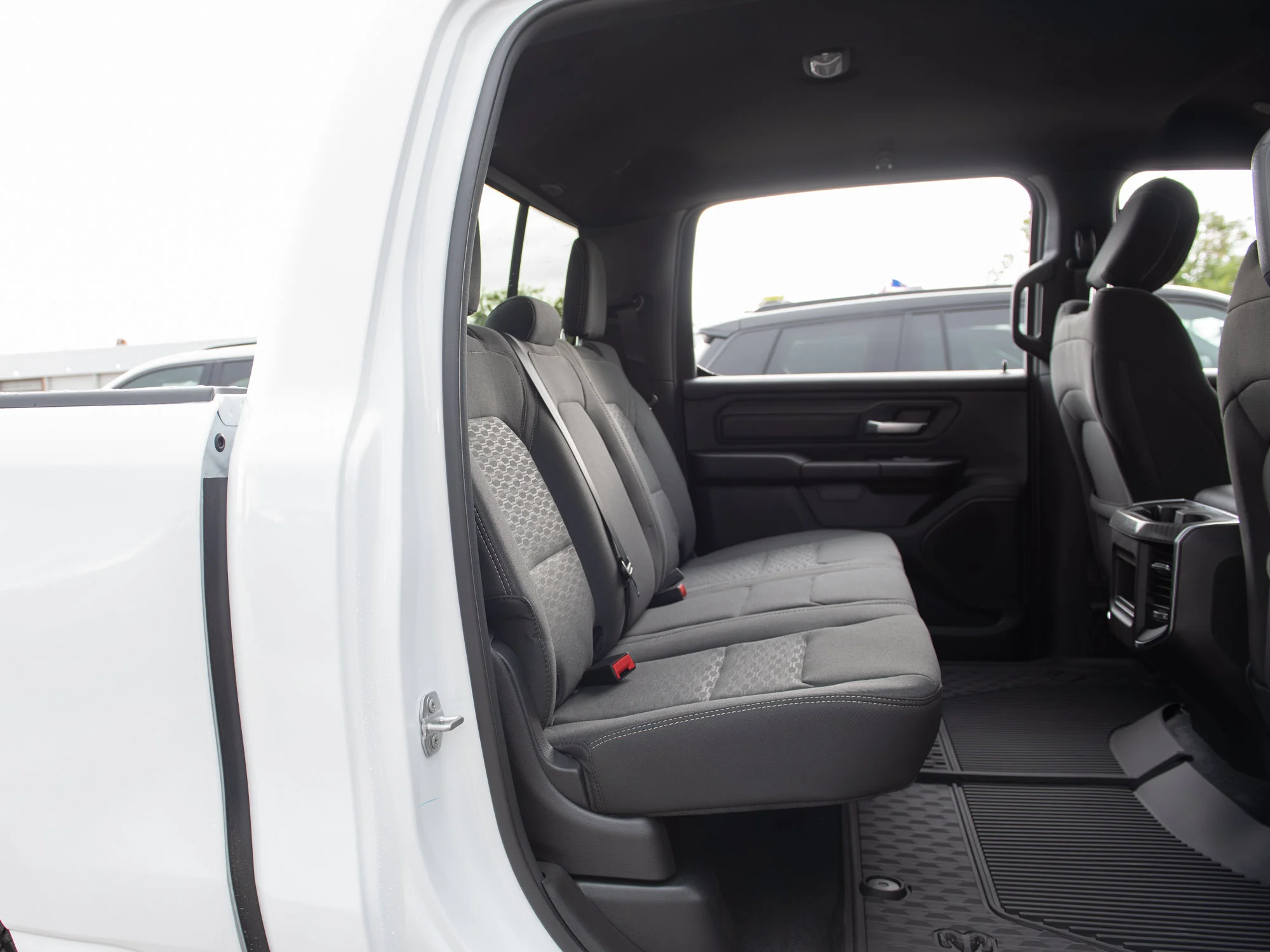 New 2026 White RAM Express* Crew Cab 4x4, 3.92 Rear Axle Ratio, Running Boards, Adaptive Cruise image 21