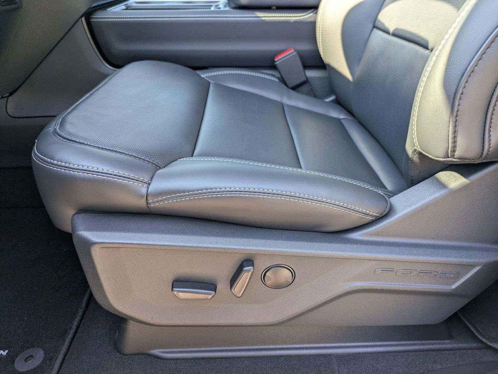 New 2027 Glacier Gray Metallic Tri-Coat Ford MAX Platinum image 15