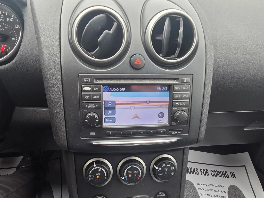Used 2011 Platinum Graphite Nissan SV image 14