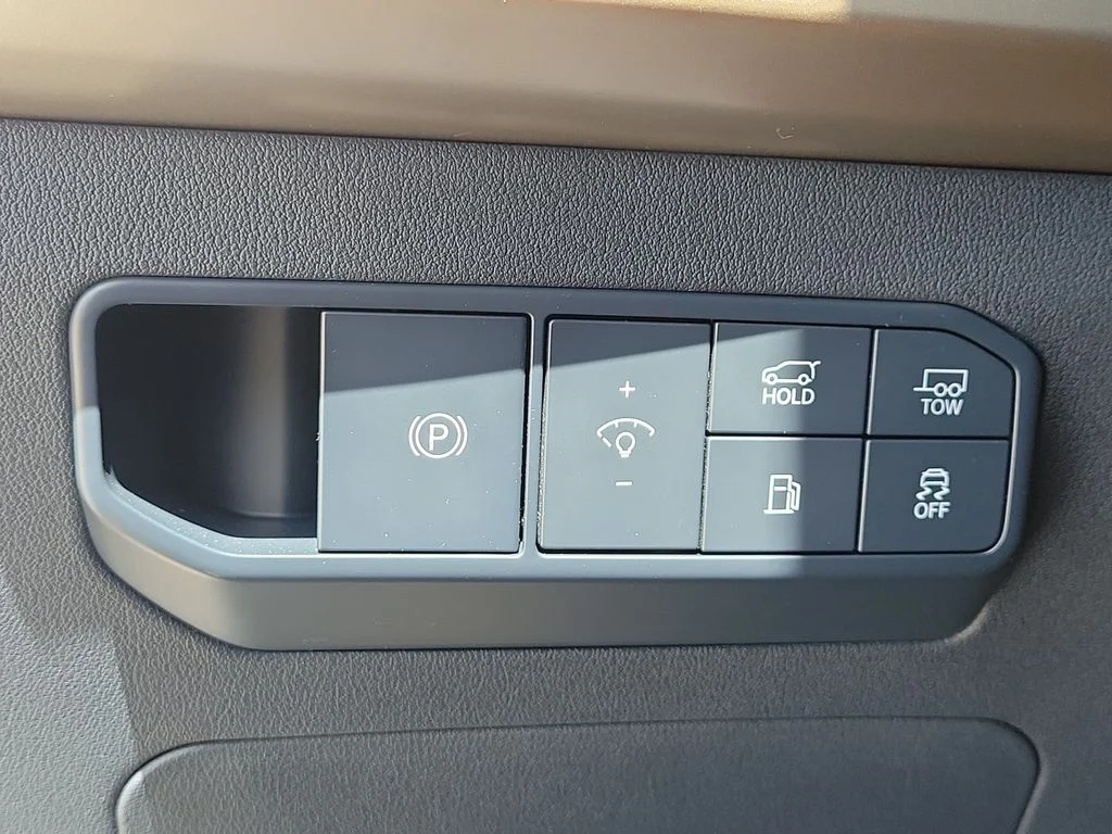 Used 2027 Glacial White Pearl Kia SX image 25