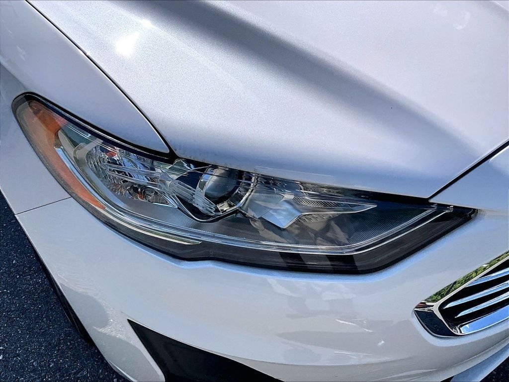 Used 2019 White Ford SE image 33