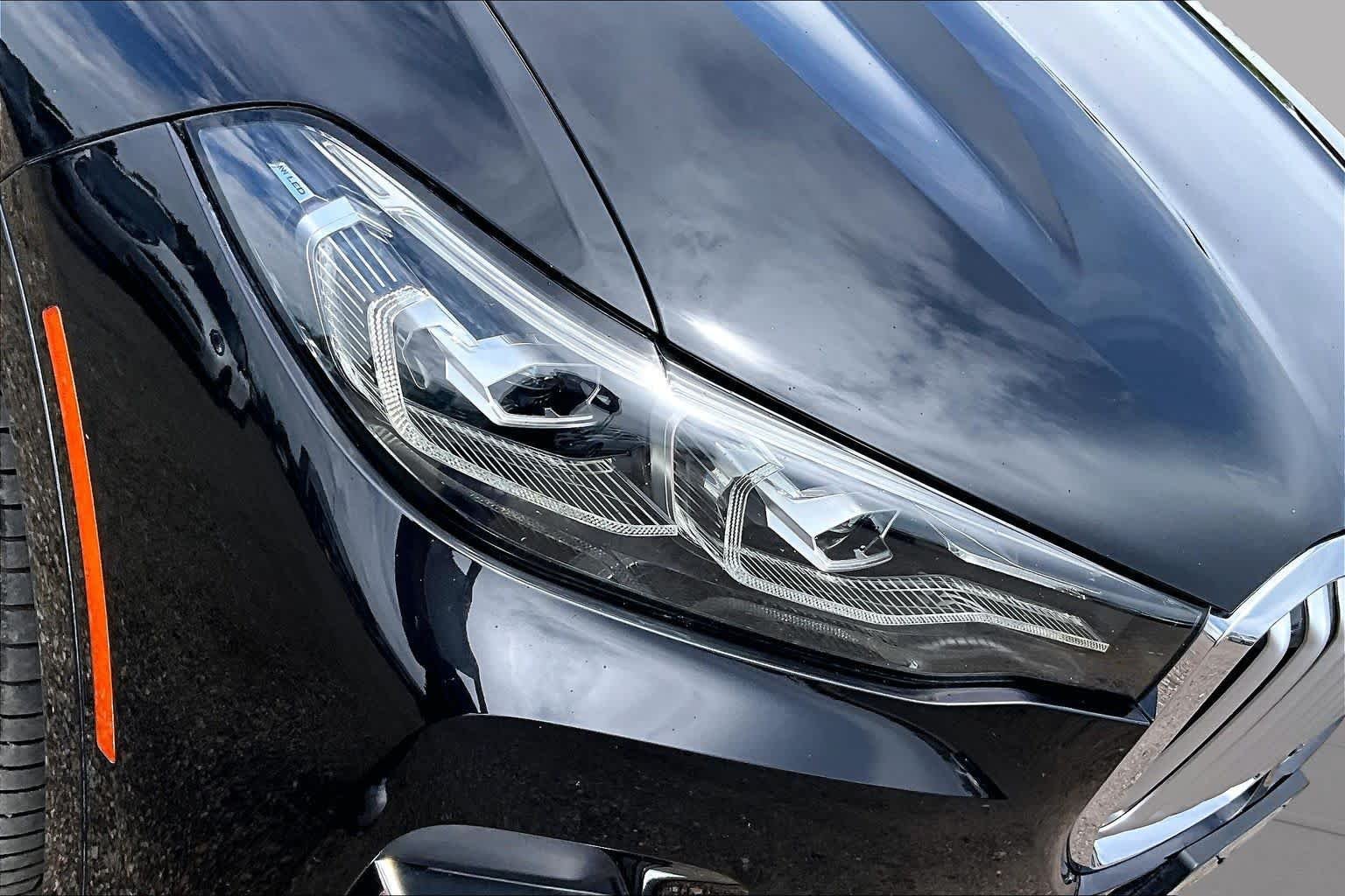 Used 2022 Black Sapphire Metallic BMW xDrive40i image 25