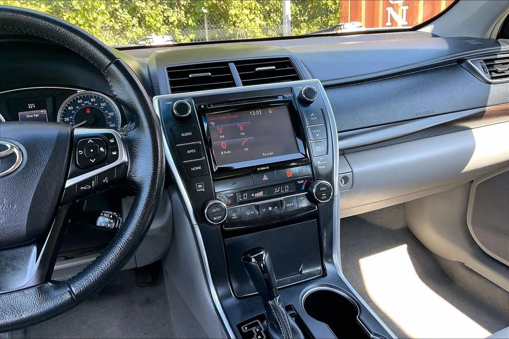 Used 2016 Black Toyota XLE image 5