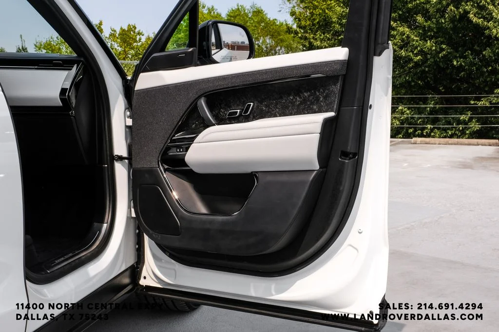 Used 2023 Fuji White Land Rover SE image 49