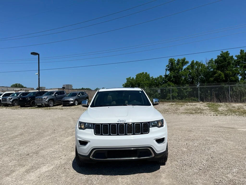 Used 2019 Bright White Clearcoat Jeep Limited image 4