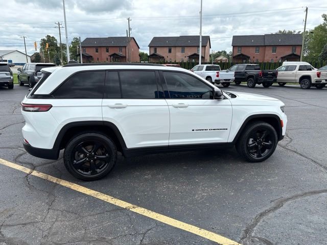 Used 2023 White Jeep Limited image 9