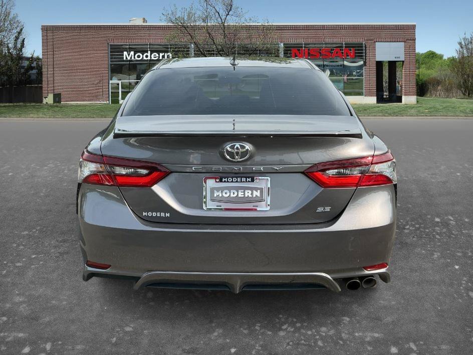 Used 2022 Predawn Gray Mica Toyota SE image 3