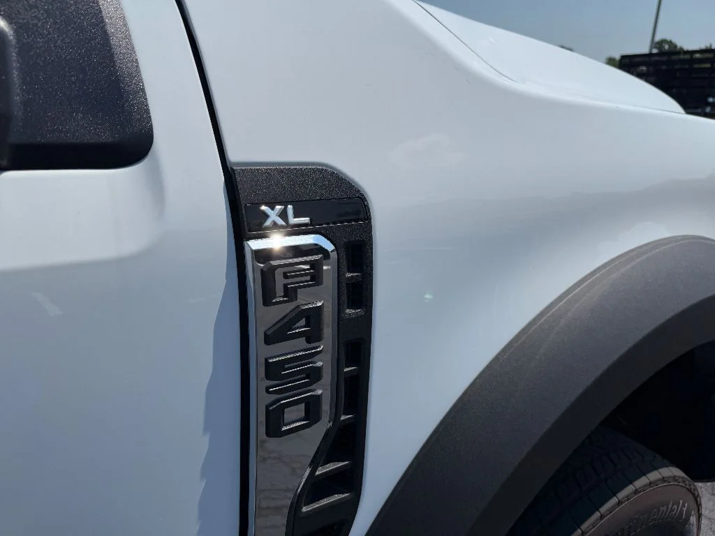 New 2025 Oxford White Ford XL - Knapheide 11' Gooseneck Platform image 6
