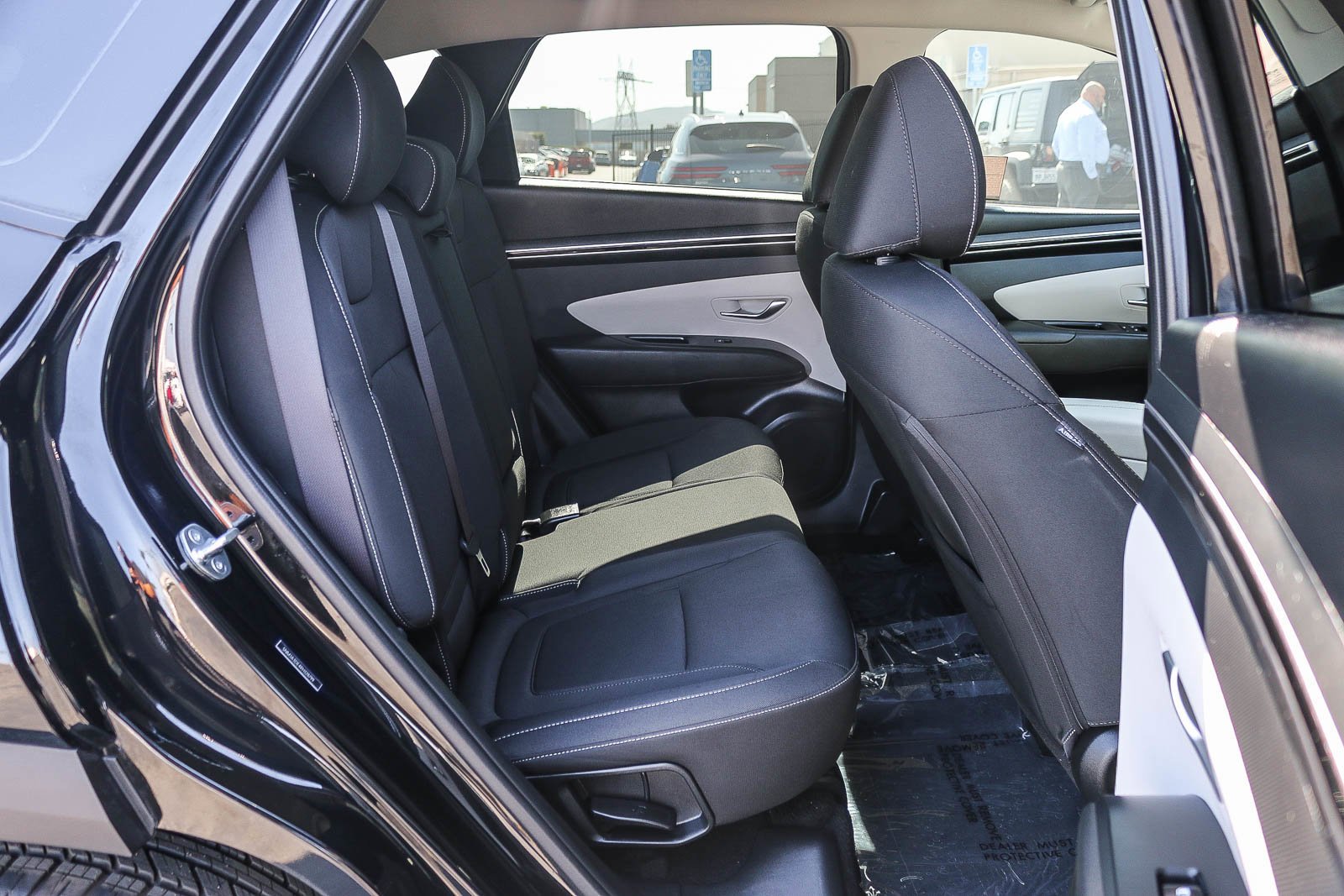2024 Hyundai Tucson SE - Photo 16