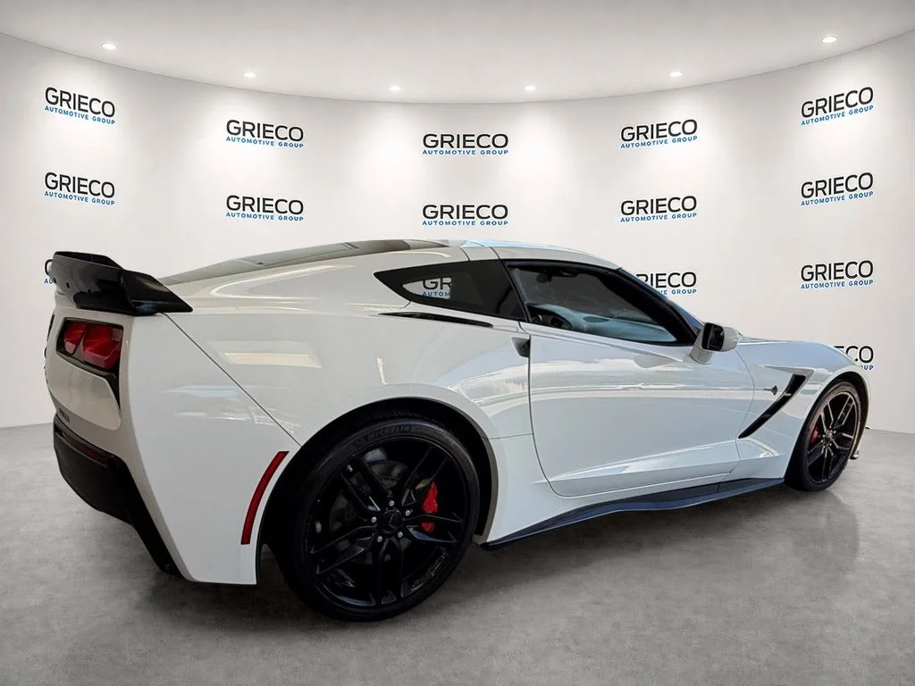 Used 2019 White Chevrolet Stingray image 9