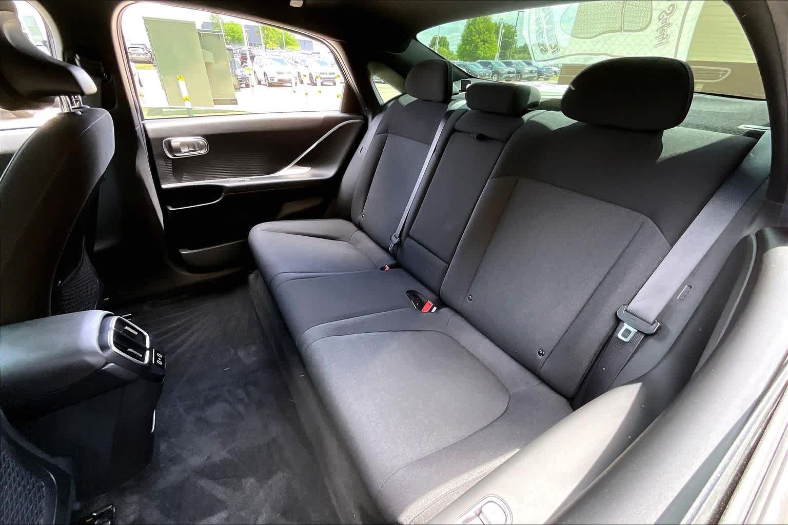 Used 2024 Onyx Black Hyundai SE image 19