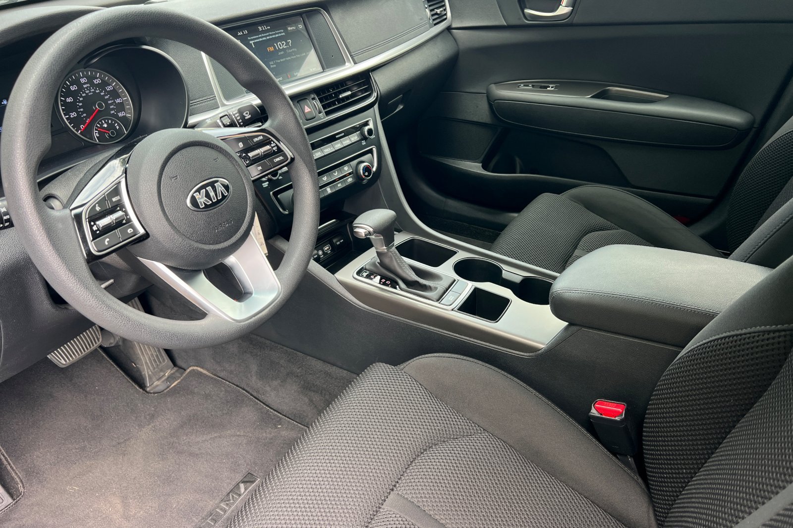 Used 2020 Snow White Pearl Kia LX image 9