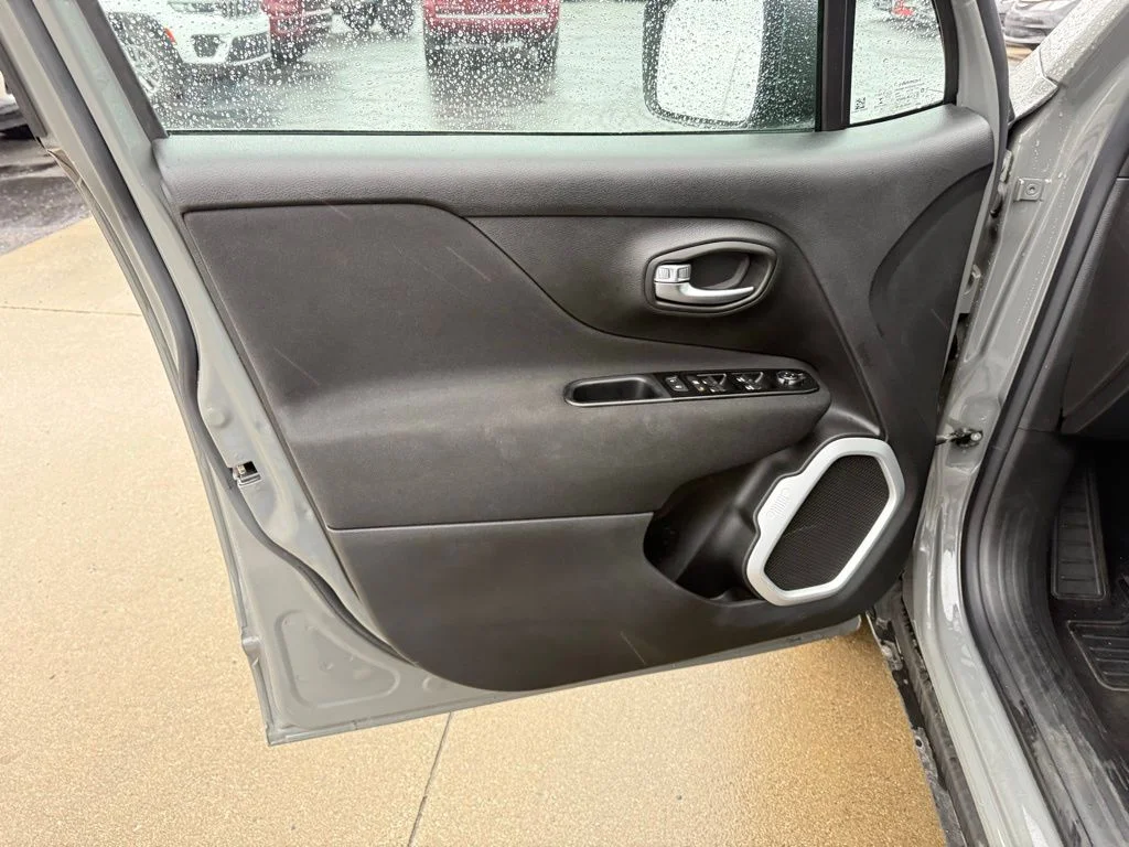 Used 2021 Gray Jeep Latitude image 13