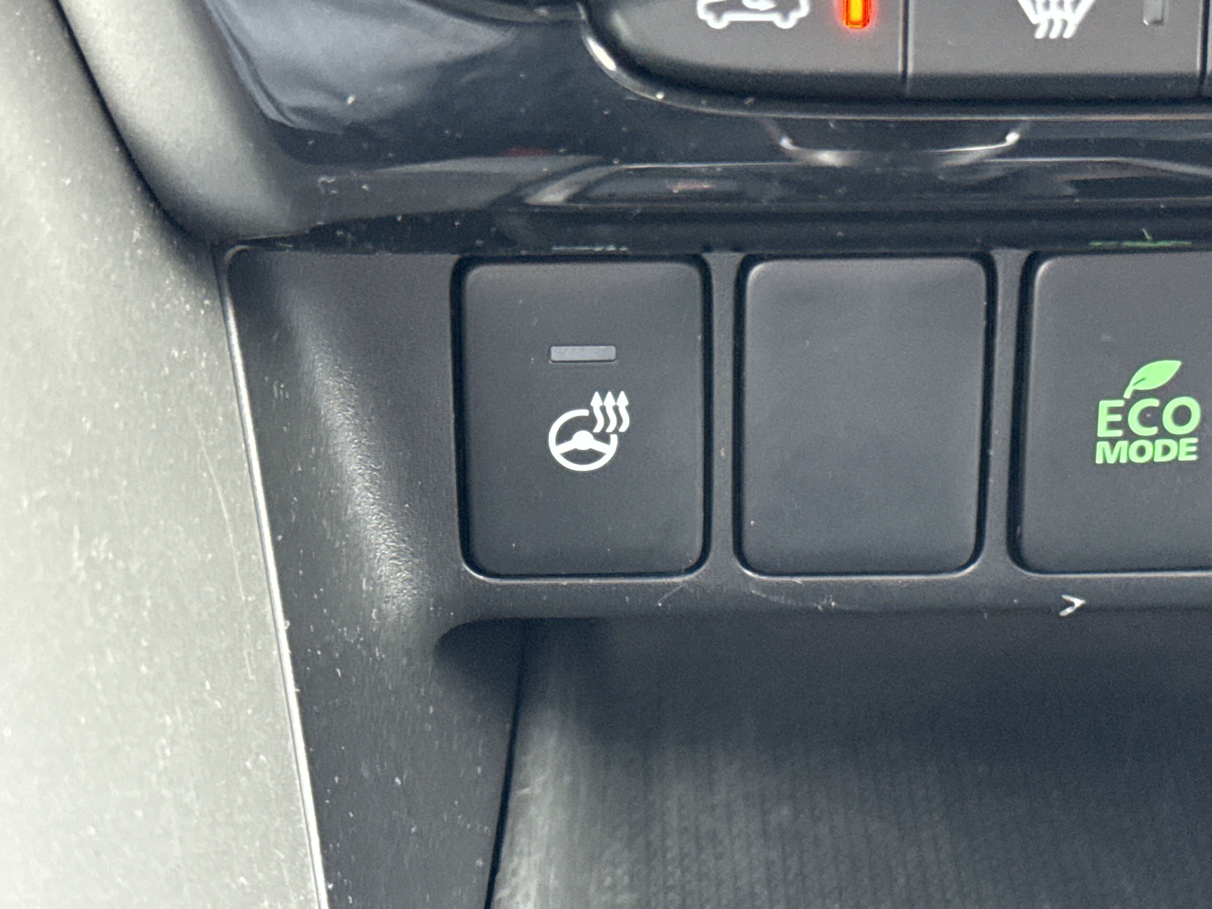 Used 2022  Mitsubishi SE image 21
