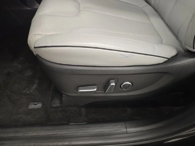 Used 2025 Abyss Black Pearl Hyundai SEL image 34