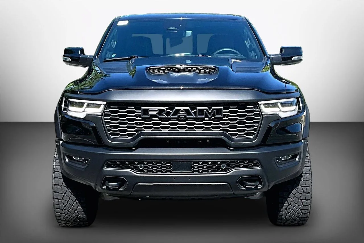 New 2026 Diamond Black Crystal Pearl-Coat Exterior Paint RAM RHO image 3