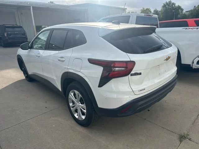 Used 2024 Summit White Chevrolet LS image 6