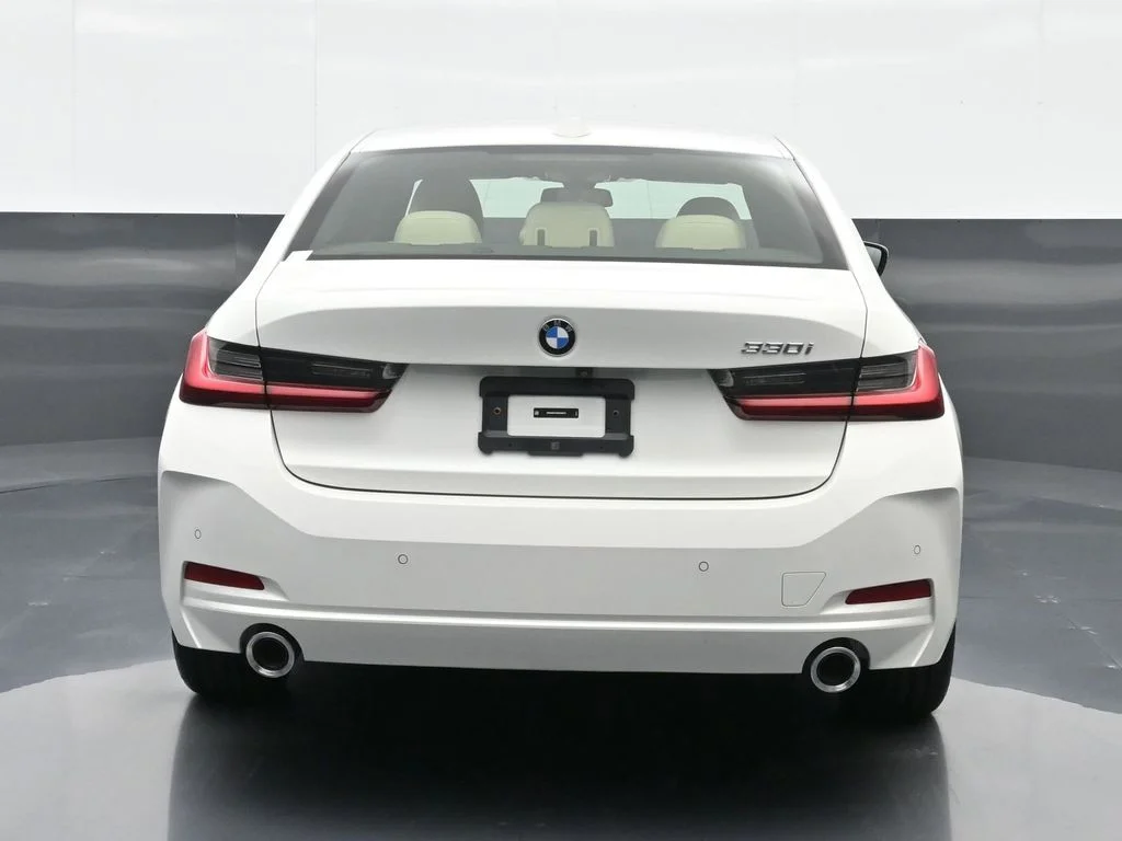 2023 BMW 3 Series 330i - Photo 16